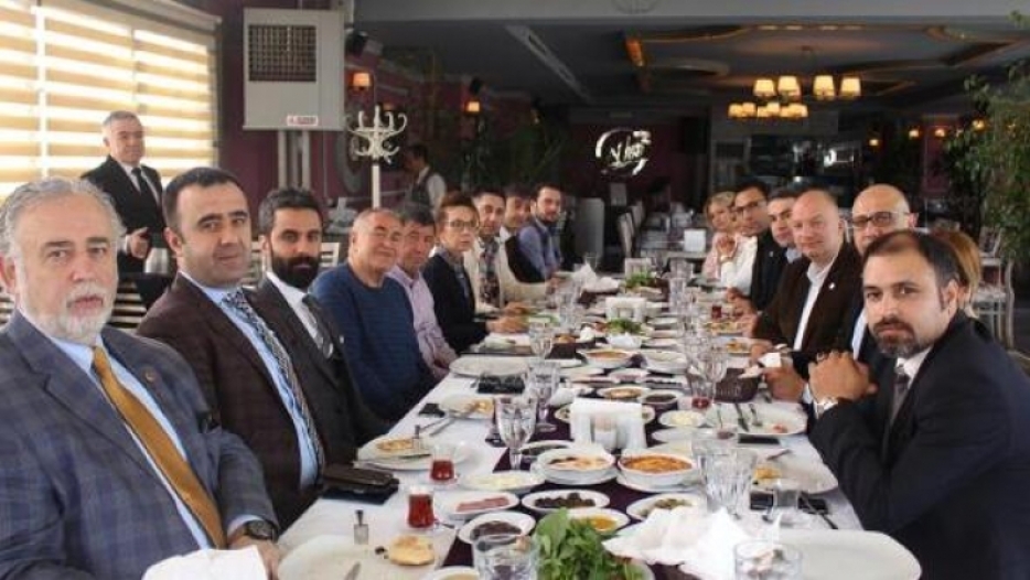 Ankara iş dünyası kahvaltıda bir araya geldi