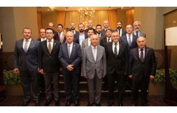 Yenimahale Belediye Başkanı Fethi Yaşar'a Üniversite İş Dünyası İşbirliği Platformu tarafından “Sivil Toplum Dostu Beratı verildi.